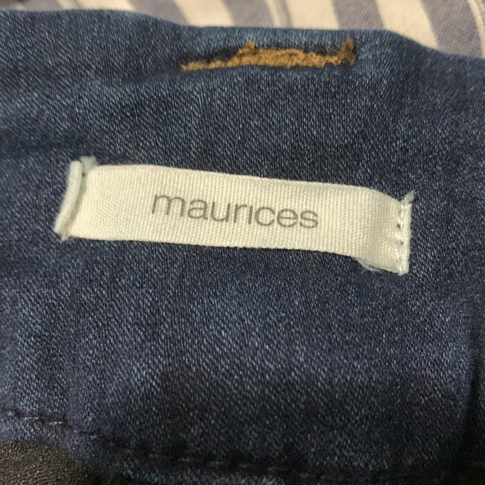 Women AE & Maurices Bundle - Picture 5 of 11